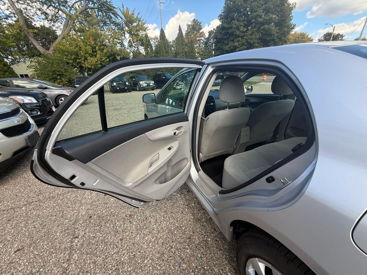Toyota Corolla  2011
