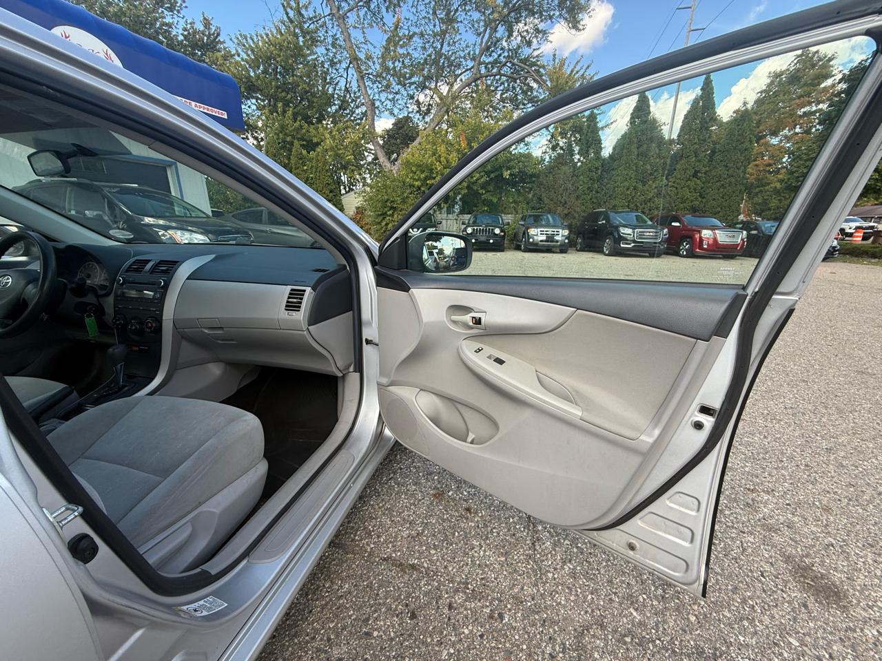 Toyota Corolla  2011