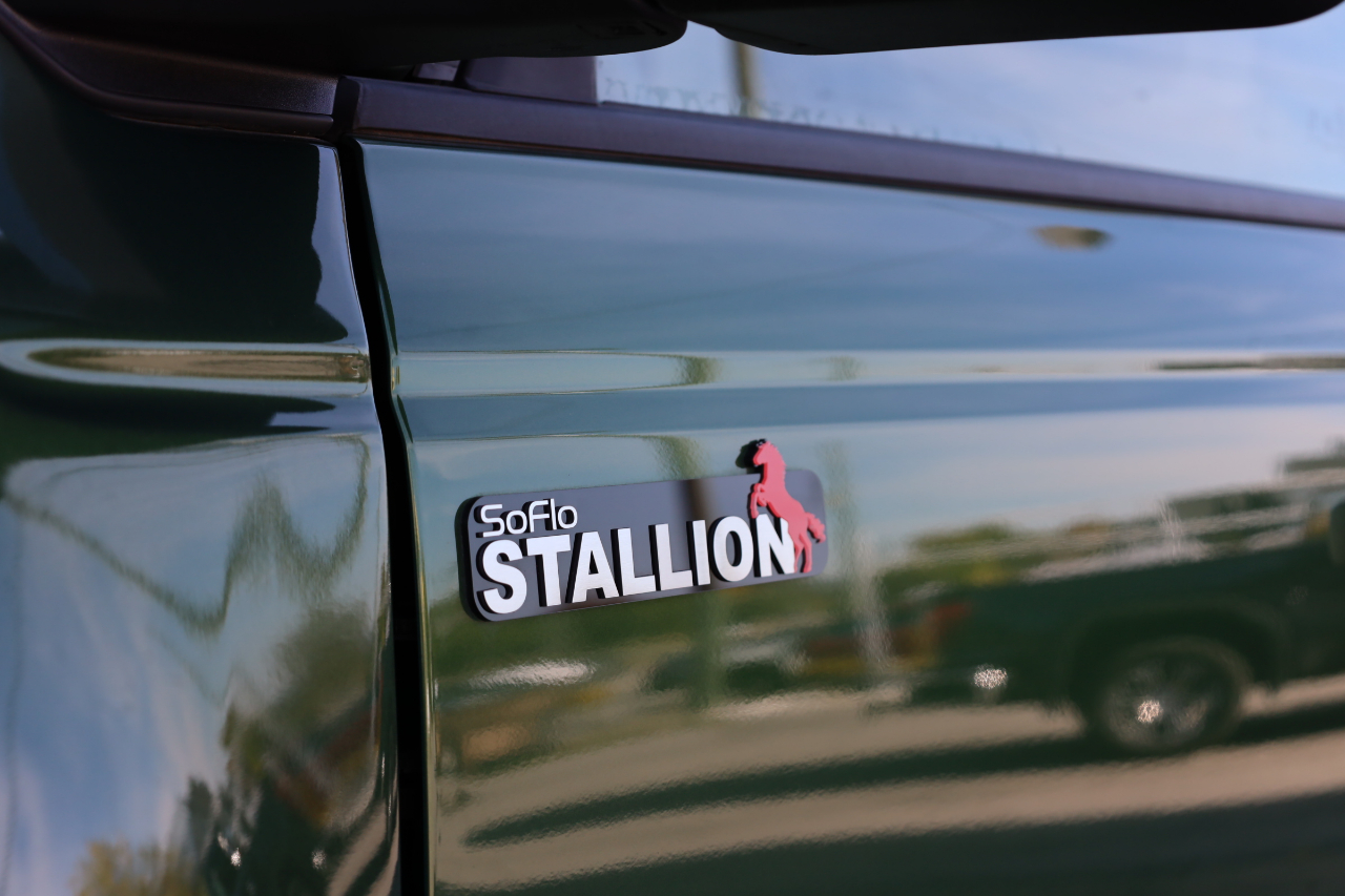 2024 Ford Bronco First Edition photo 2