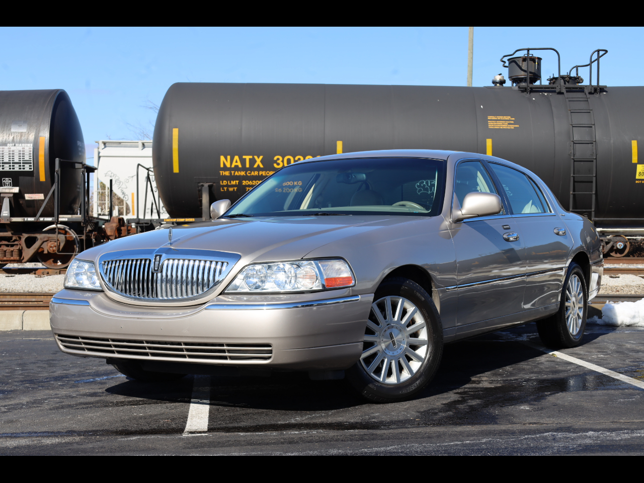 2003 Lincoln Town Car Executive