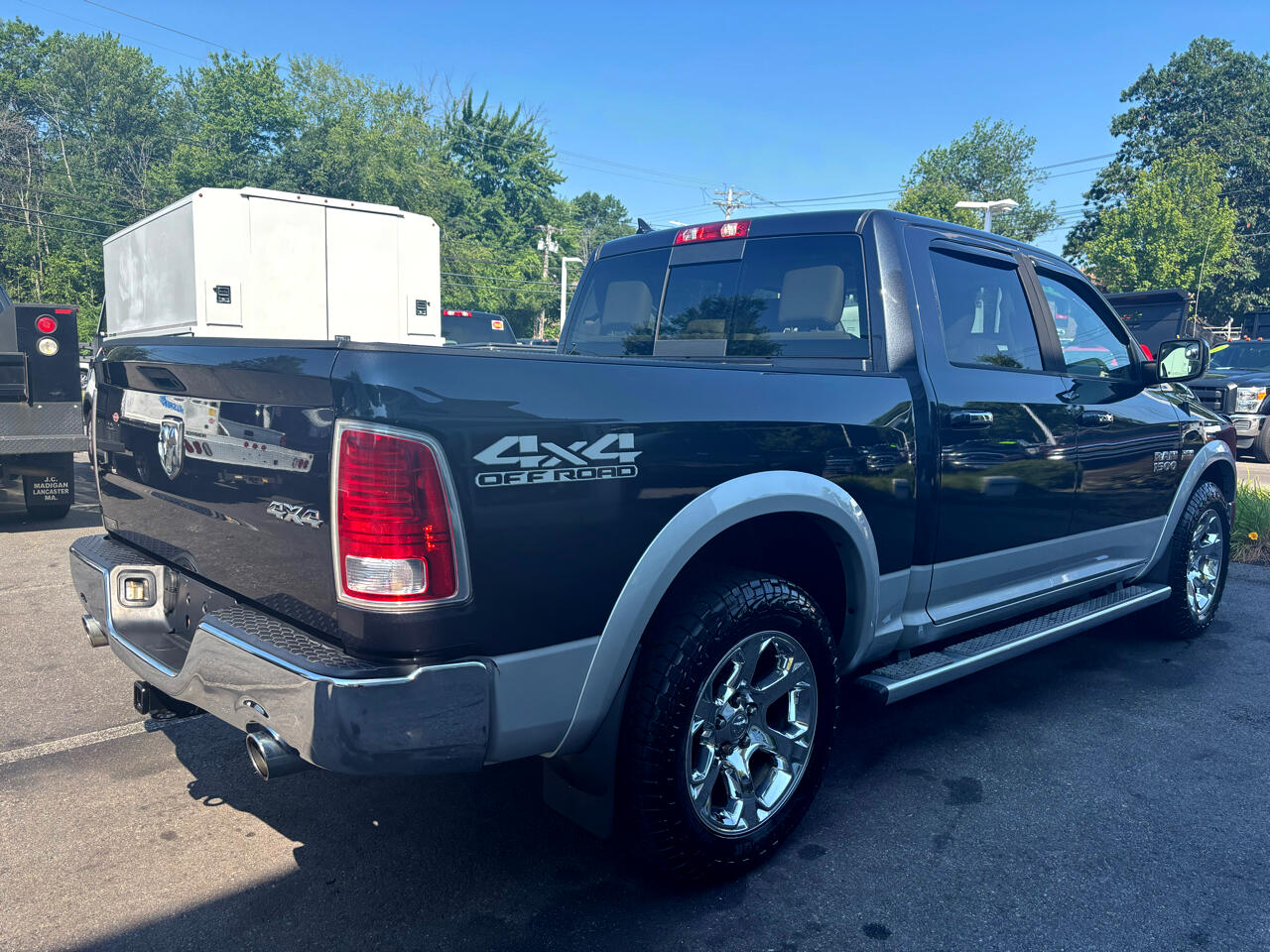 2015 Ram 1500 Laramie photo 3