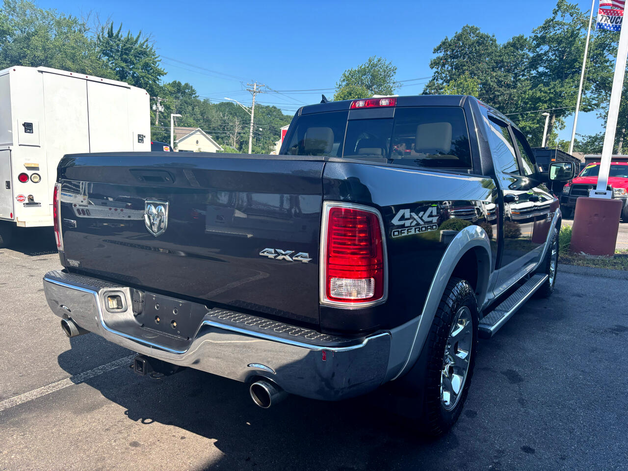 2015 Ram 1500 Laramie photo 4