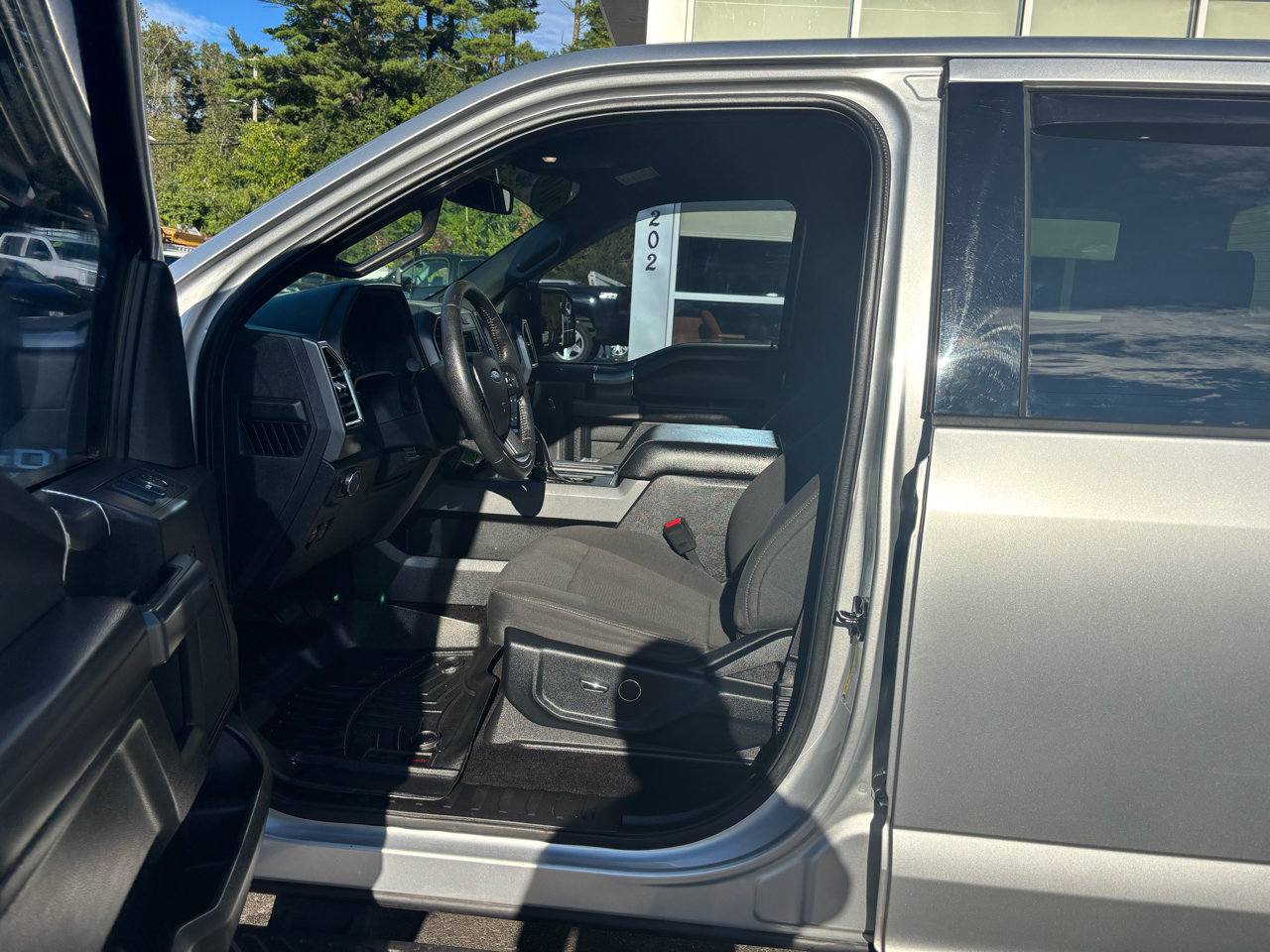 2016 Ford F-150 photo 17
