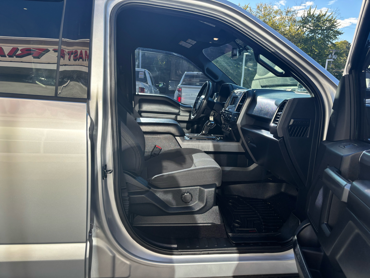 2016 Ford F-150 photo 40