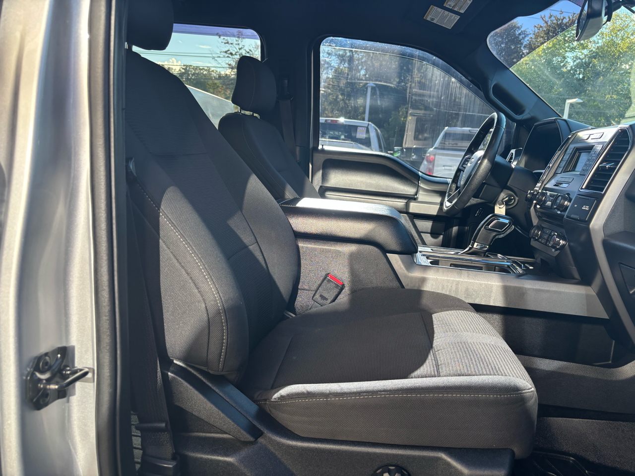 2016 Ford F-150 photo 41