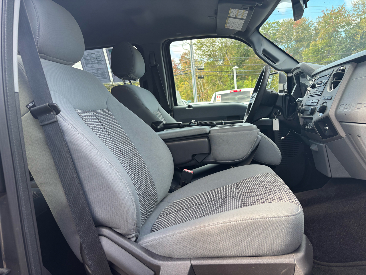 2015 Ford F-250 photo 38