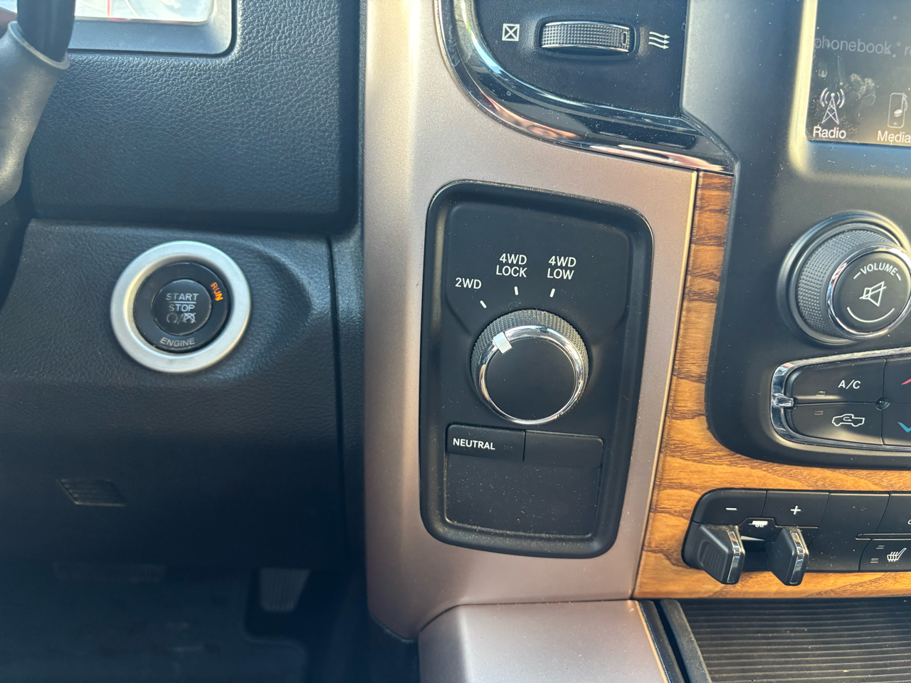 2013 Ram 3500 Longhorn photo 27