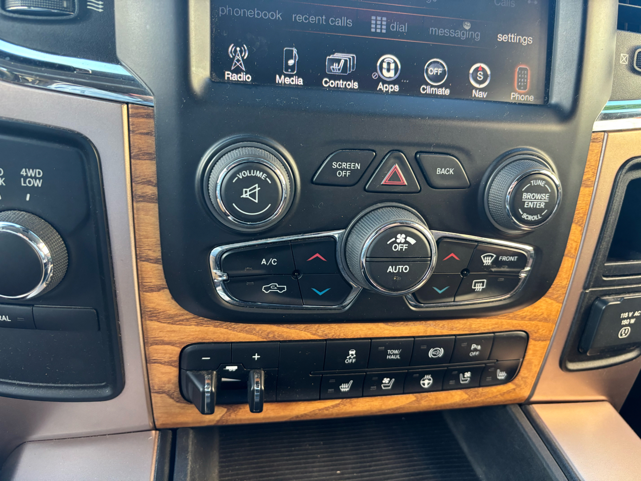 2013 Ram 3500 Longhorn photo 28