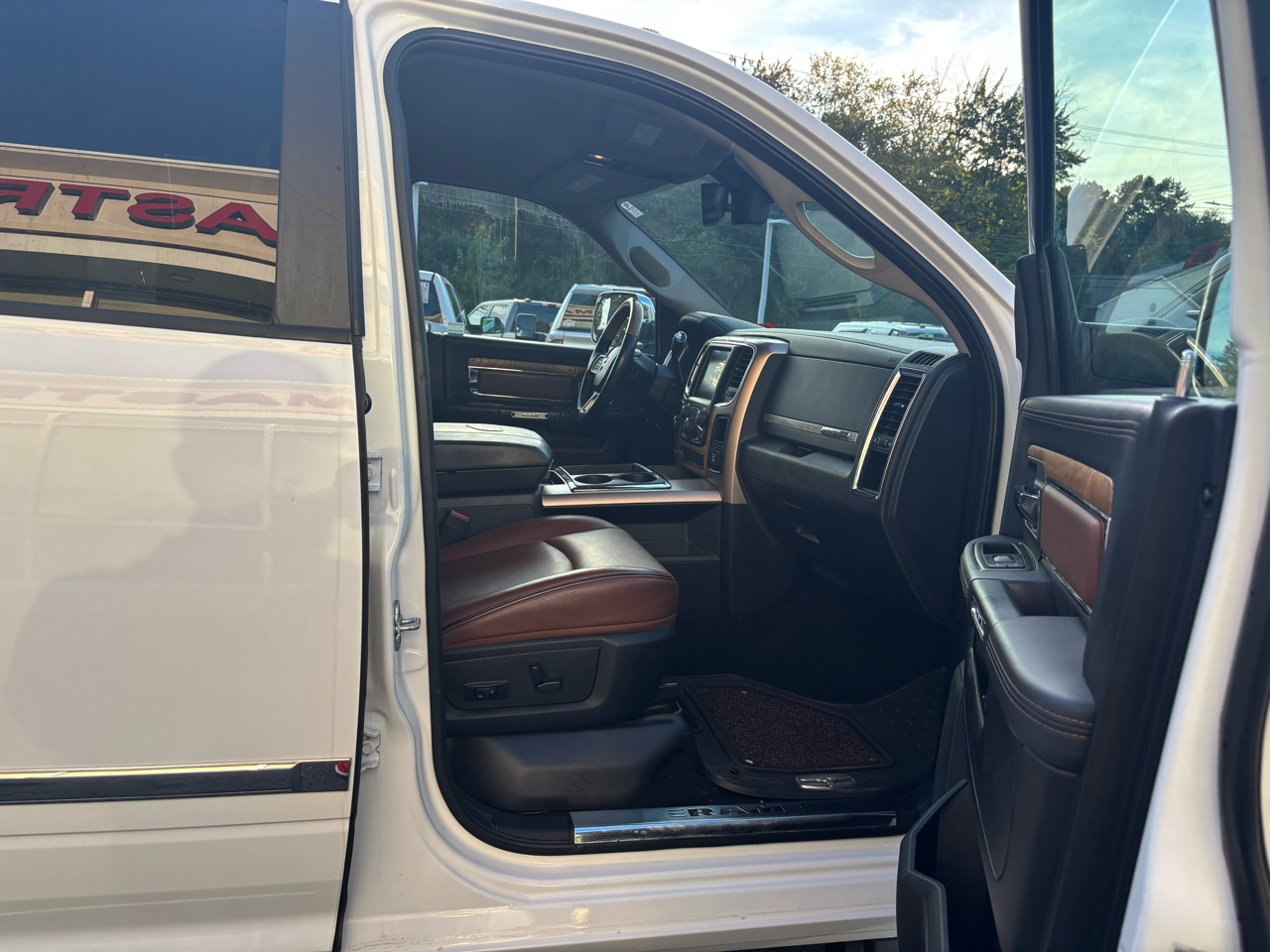 2013 Ram 3500 Longhorn photo 44