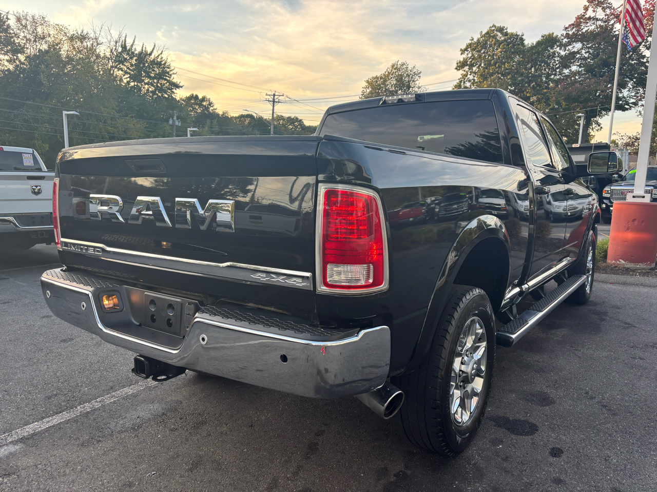 2018 Ram 2500 Longhorn photo 3