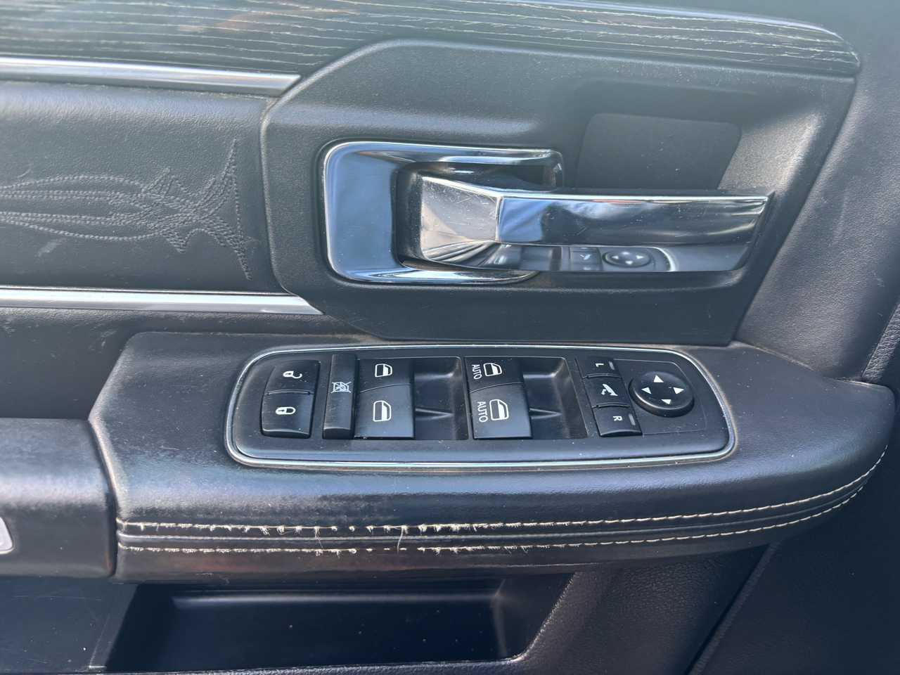 2018 Ram 2500 Longhorn photo 19