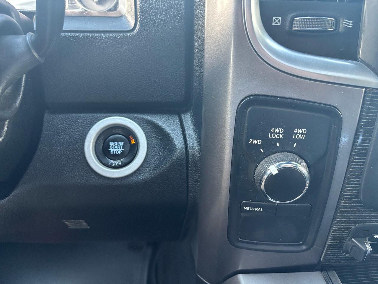 2018 Ram 2500 Longhorn photo 23