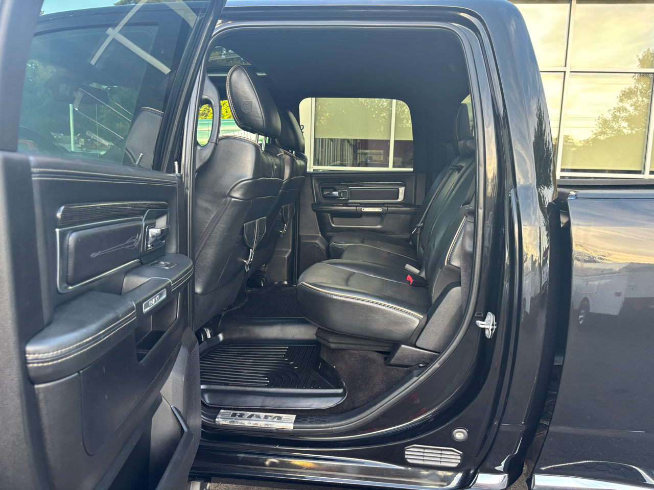 2018 Ram 2500 Longhorn photo 31
