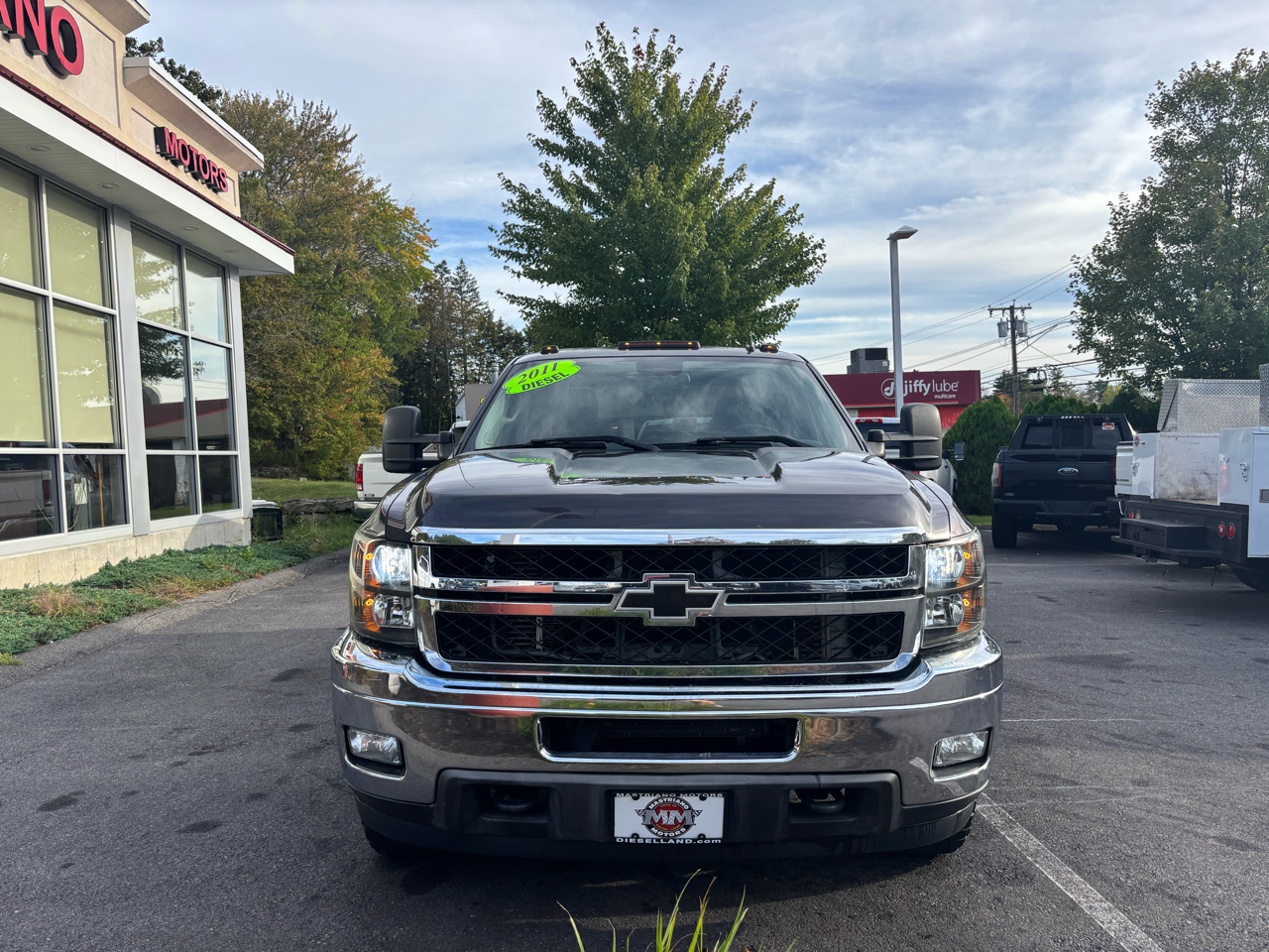 2011 Chevrolet Silverado LT photo 2