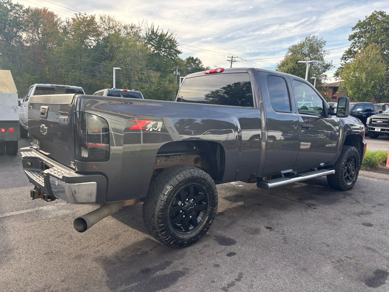 2011 Chevrolet Silverado LT photo 5