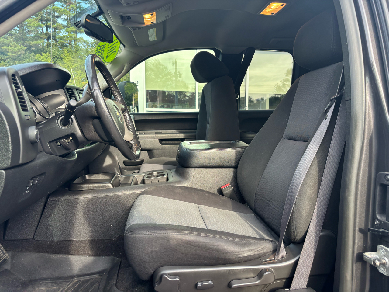 2011 Chevrolet Silverado LT photo 16