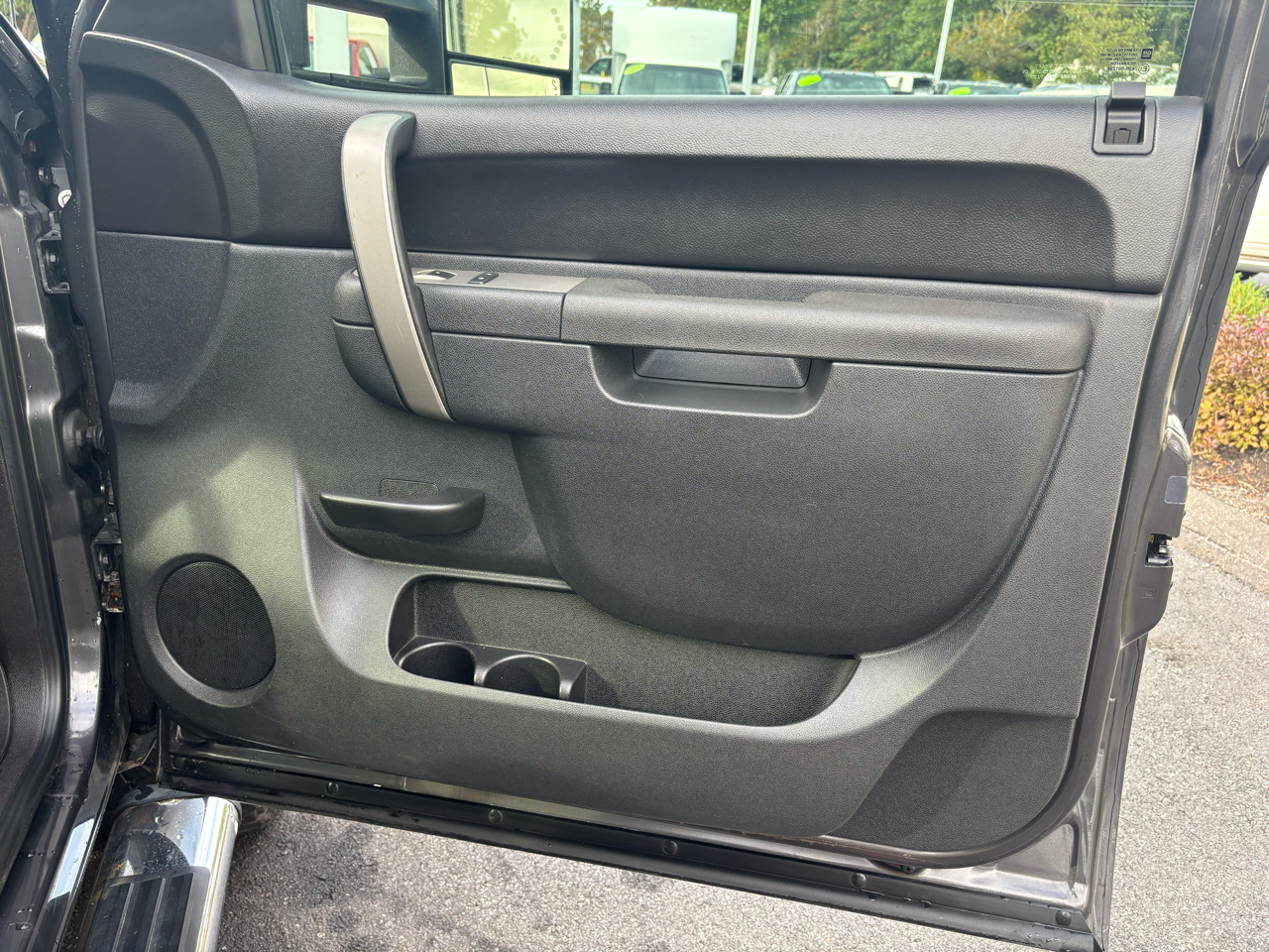 2011 Chevrolet Silverado LT photo 27