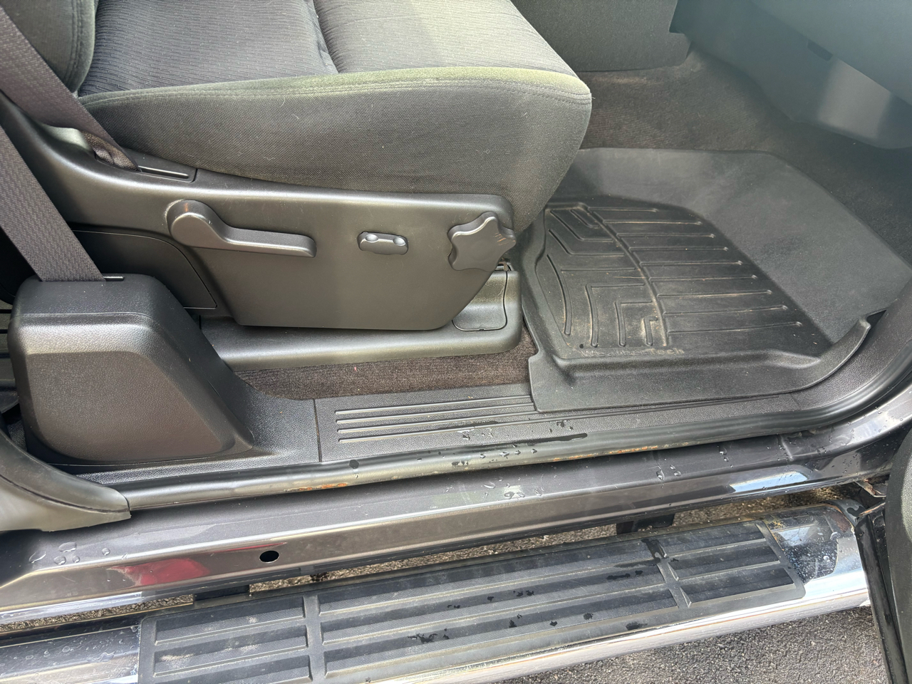 2011 Chevrolet Silverado LT photo 28