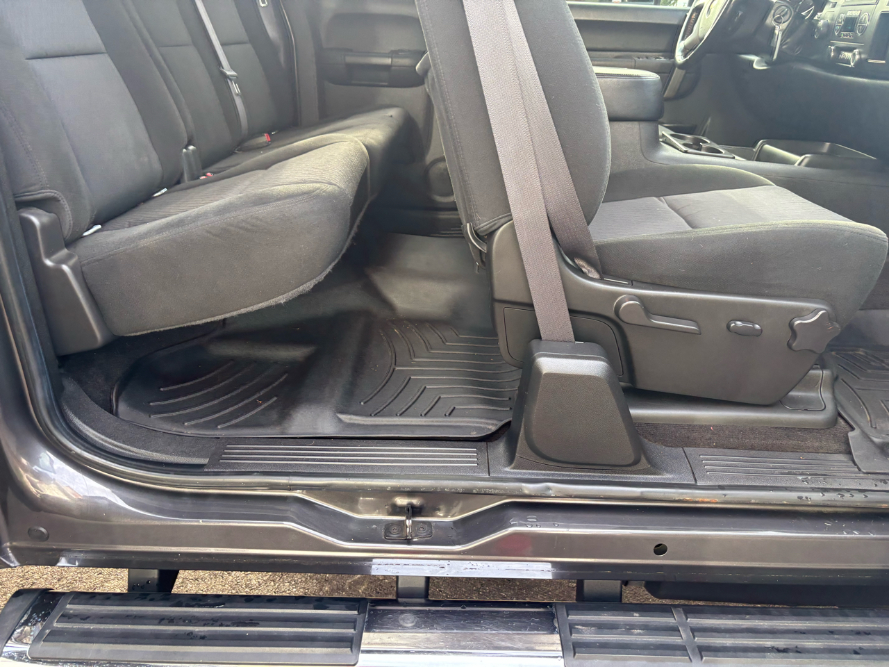 2011 Chevrolet Silverado LT photo 33