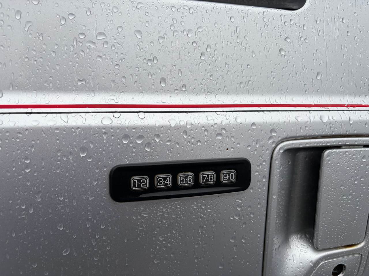 Ford Super Duty F-350 SRW  2011