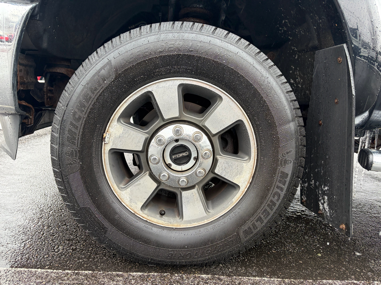 Ford Super Duty F-350 SRW  2011