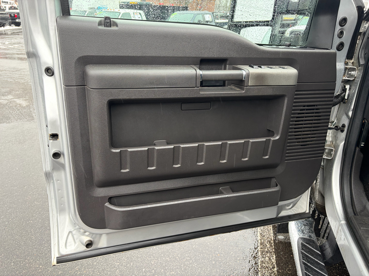 Ford Super Duty F-350 SRW  2011