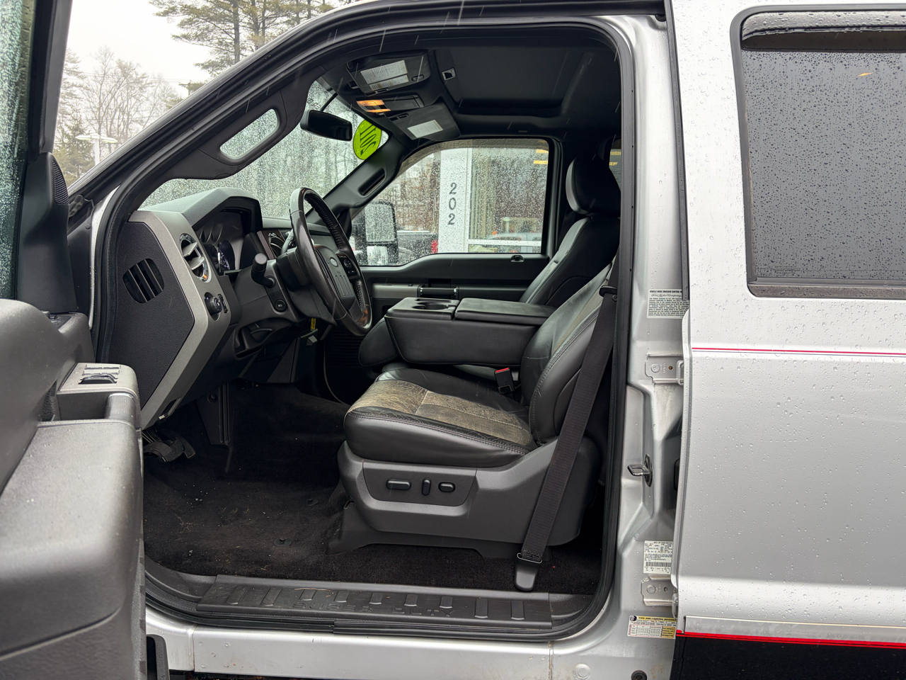 Ford Super Duty F-350 SRW  2011