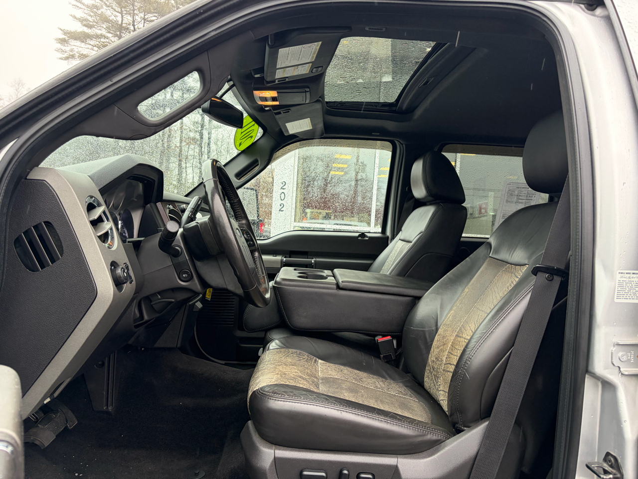 Ford Super Duty F-350 SRW  2011