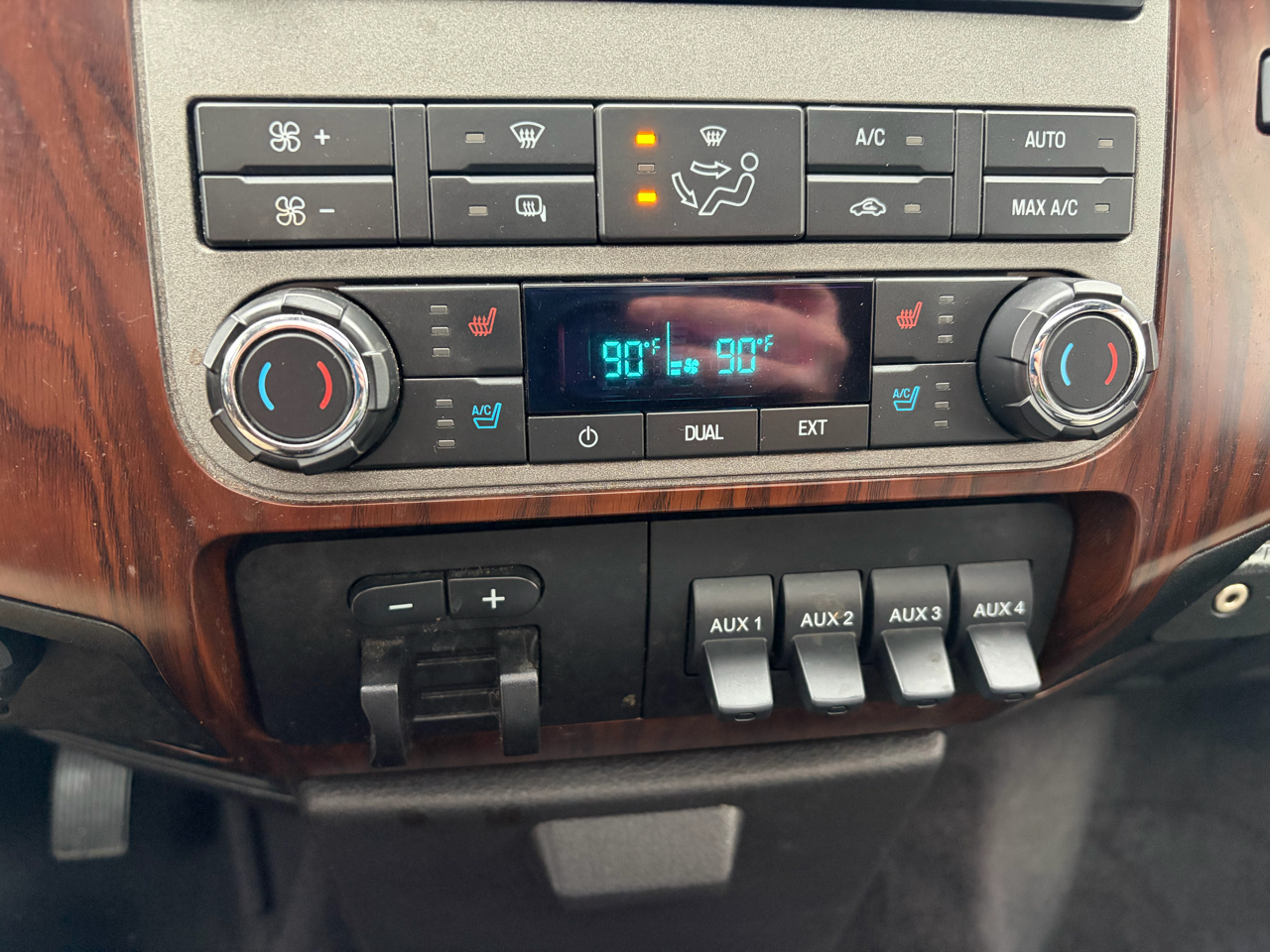 Ford Super Duty F-350 SRW  2011