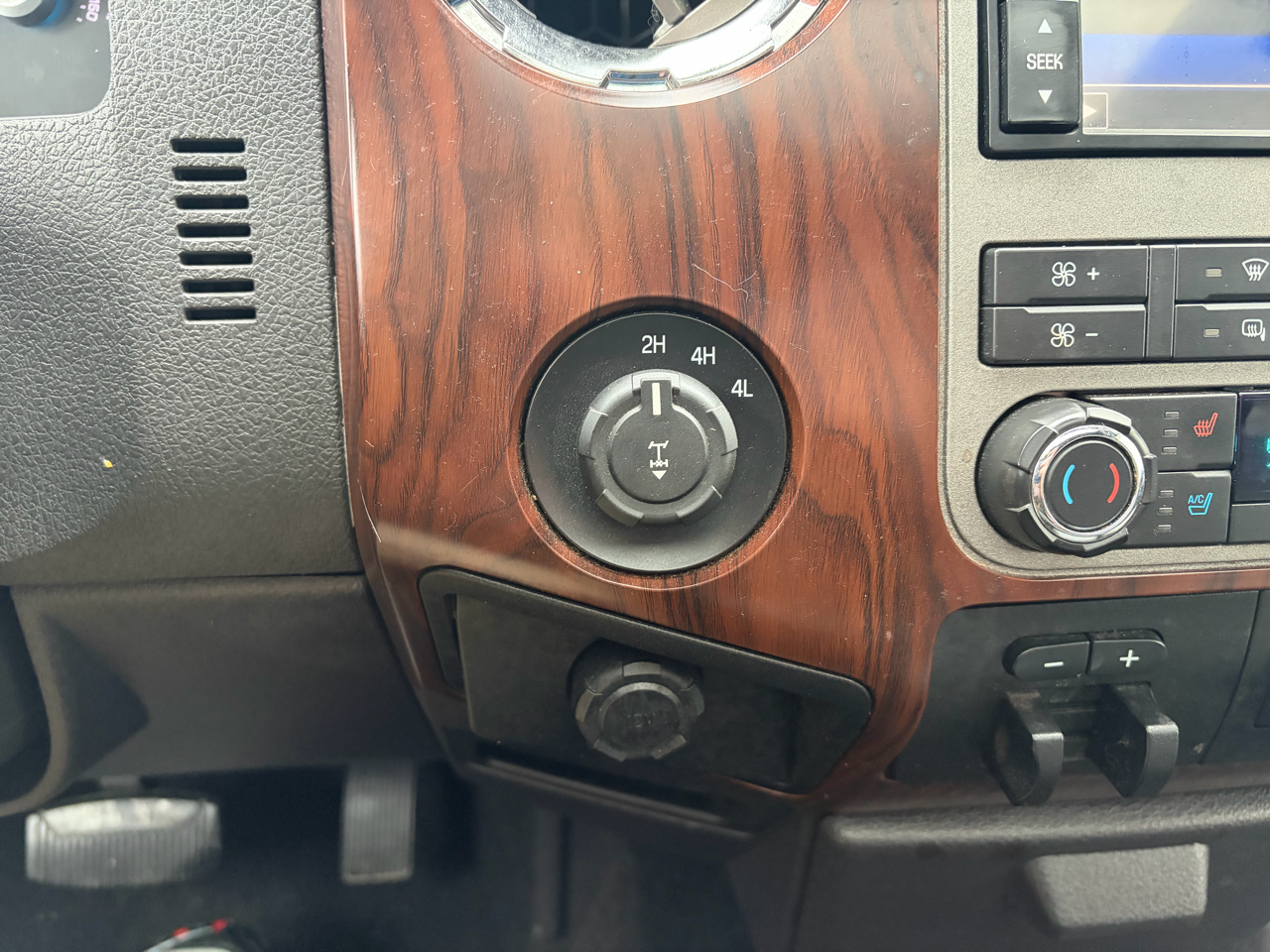 Ford Super Duty F-350 SRW  2011