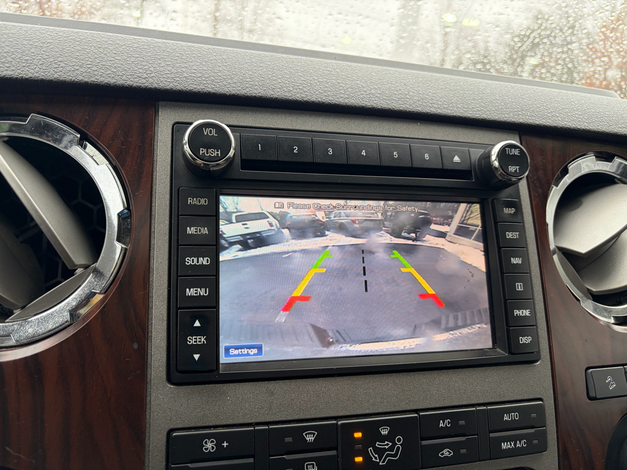 Ford Super Duty F-350 SRW  2011