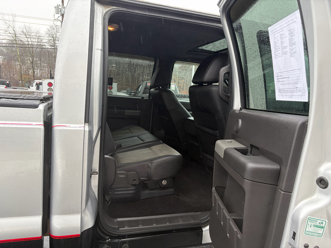 Ford Super Duty F-350 SRW  2011