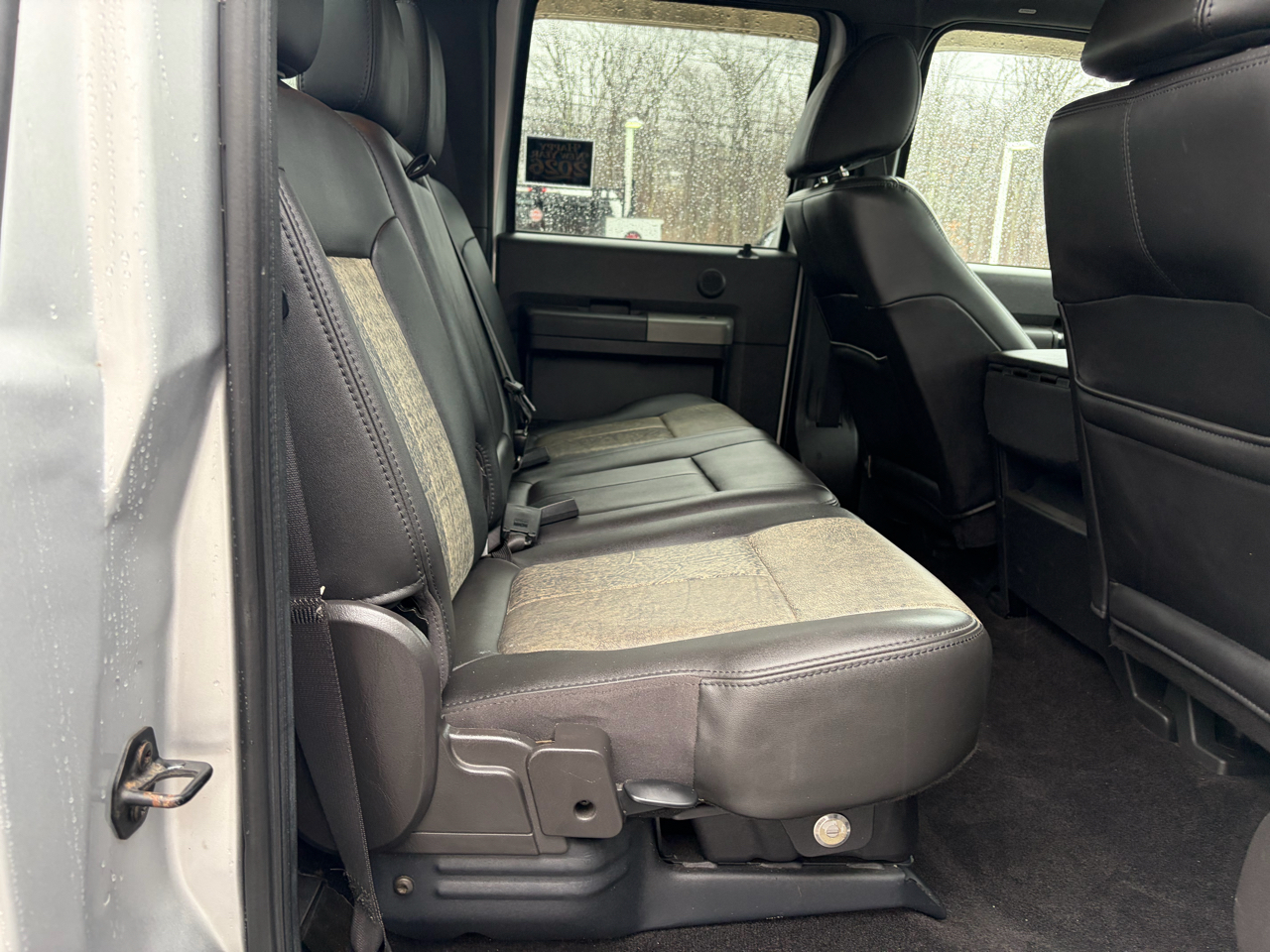 Ford Super Duty F-350 SRW  2011