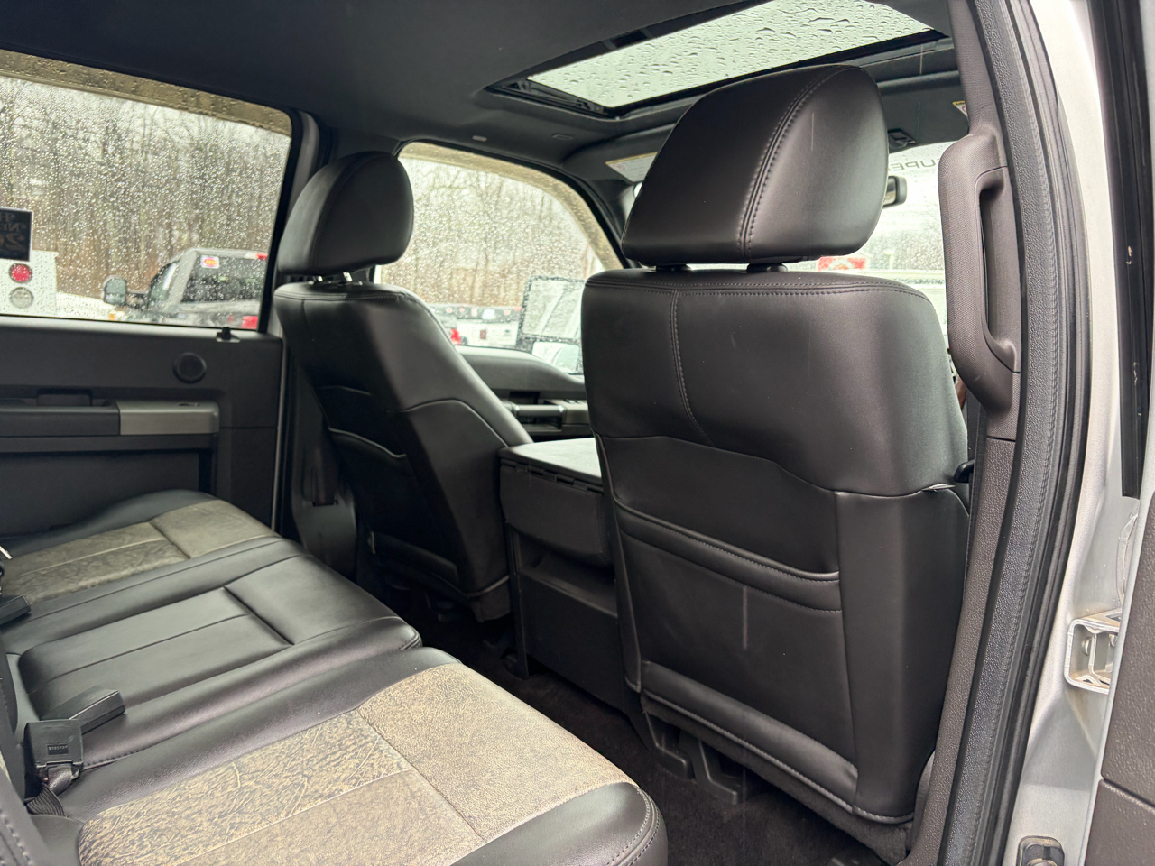 Ford Super Duty F-350 SRW  2011