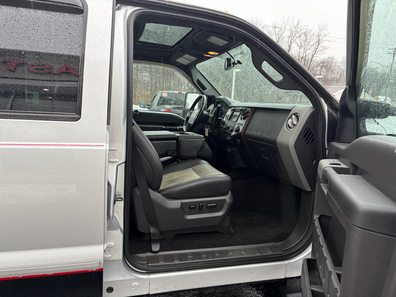 Ford Super Duty F-350 SRW  2011