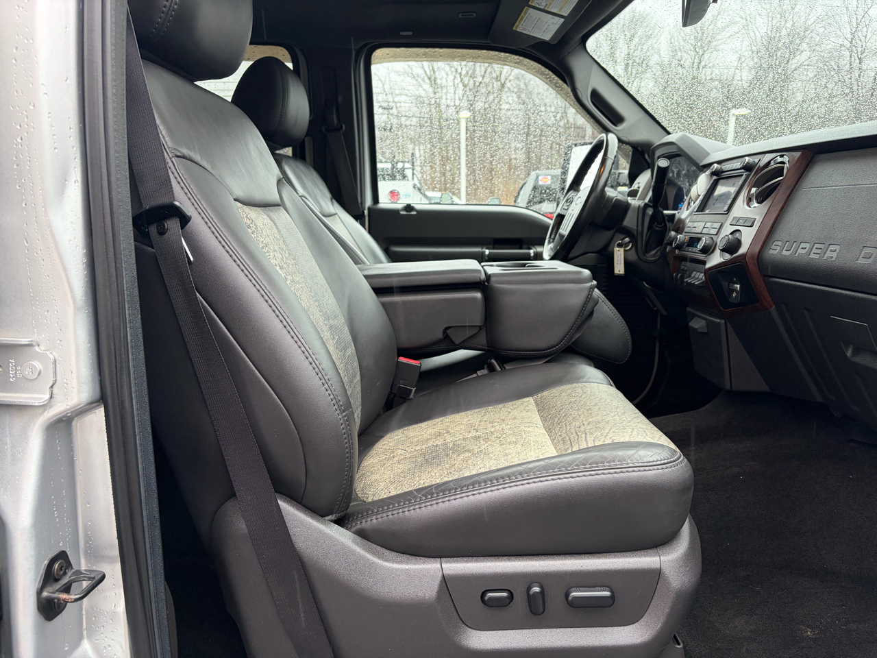 Ford Super Duty F-350 SRW  2011