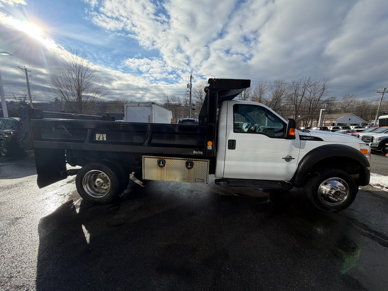 Ford Super Duty F-550 DRW  2011