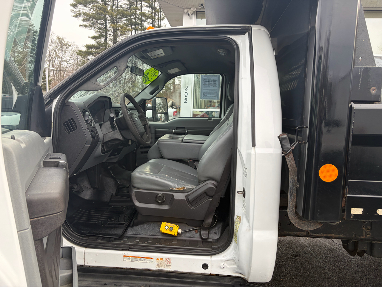 Ford Super Duty F-550 DRW  2011