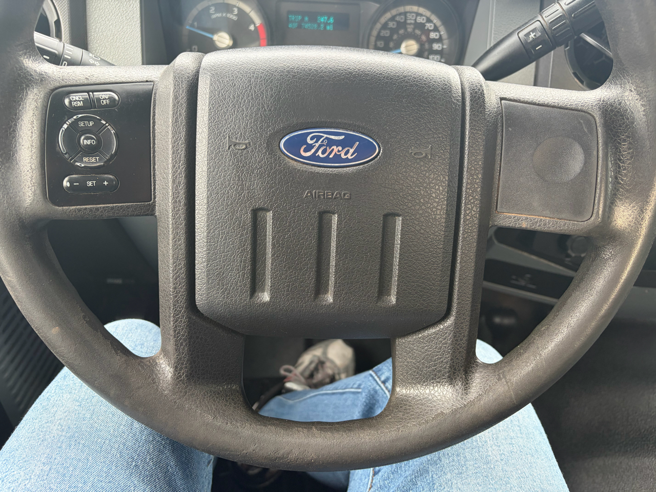 Ford Super Duty F-550 DRW  2011