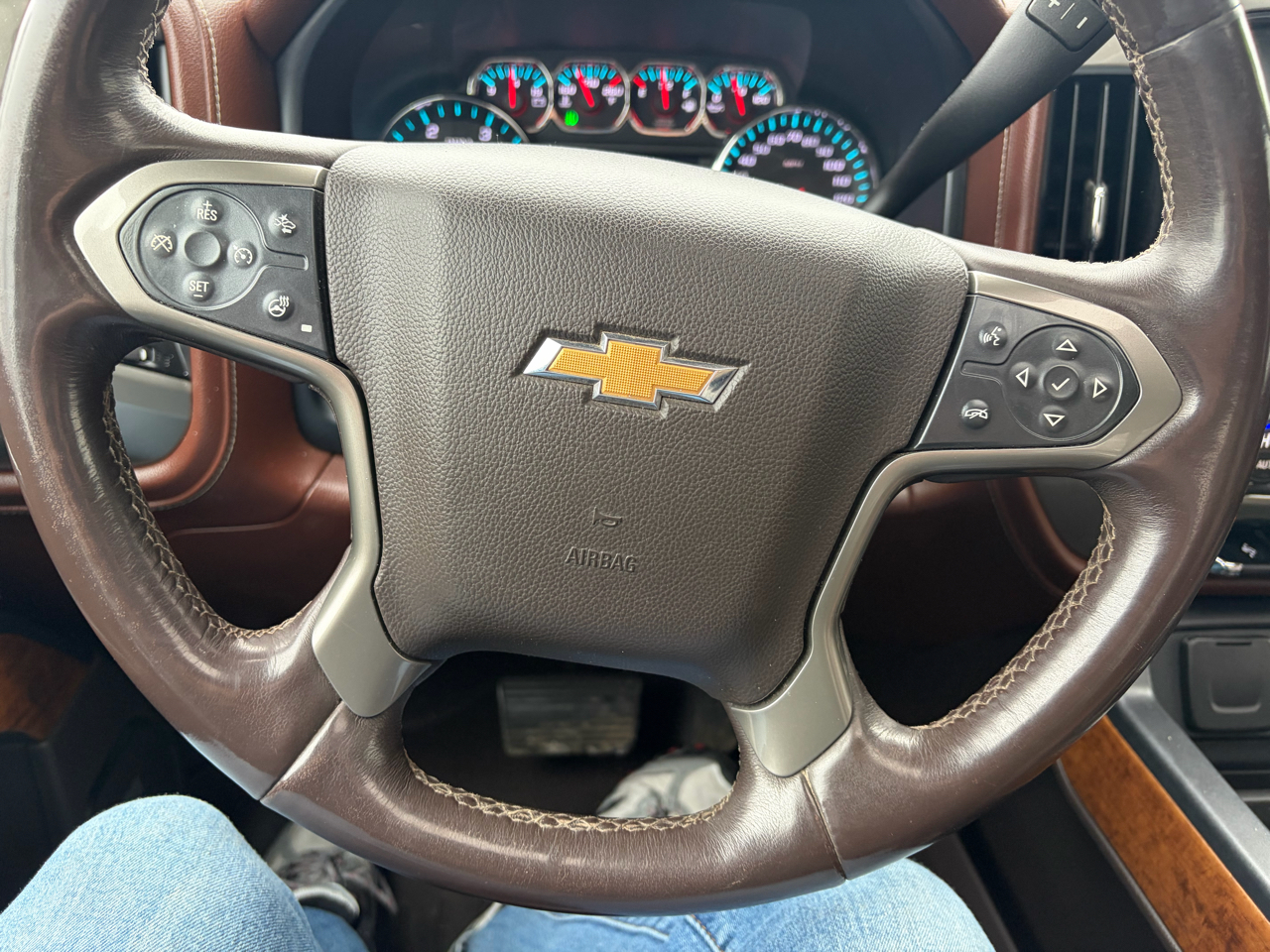 Chevrolet Silverado 2500HD Built After Aug 14  2015