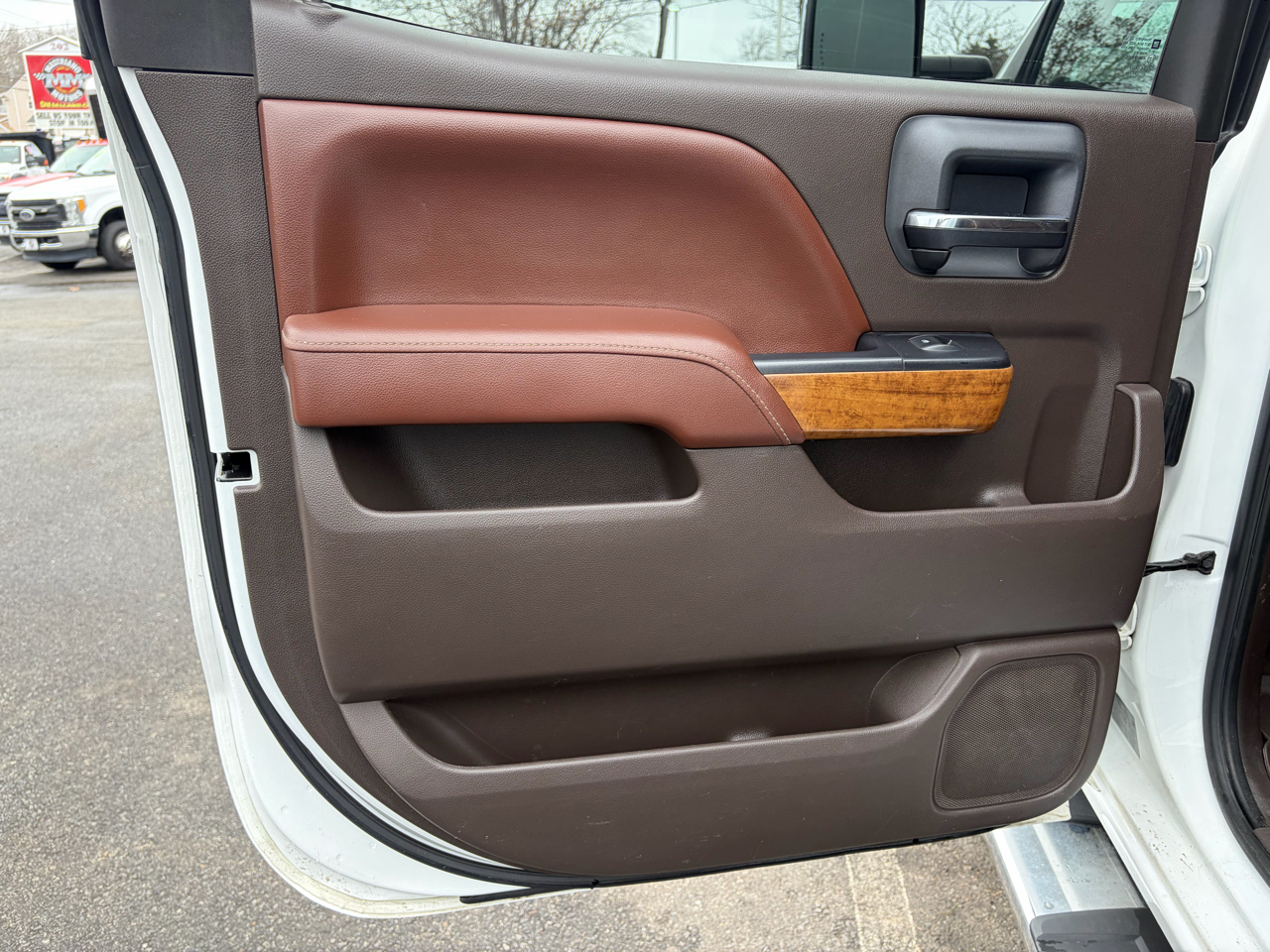 Chevrolet Silverado 2500HD Built After Aug 14  2015