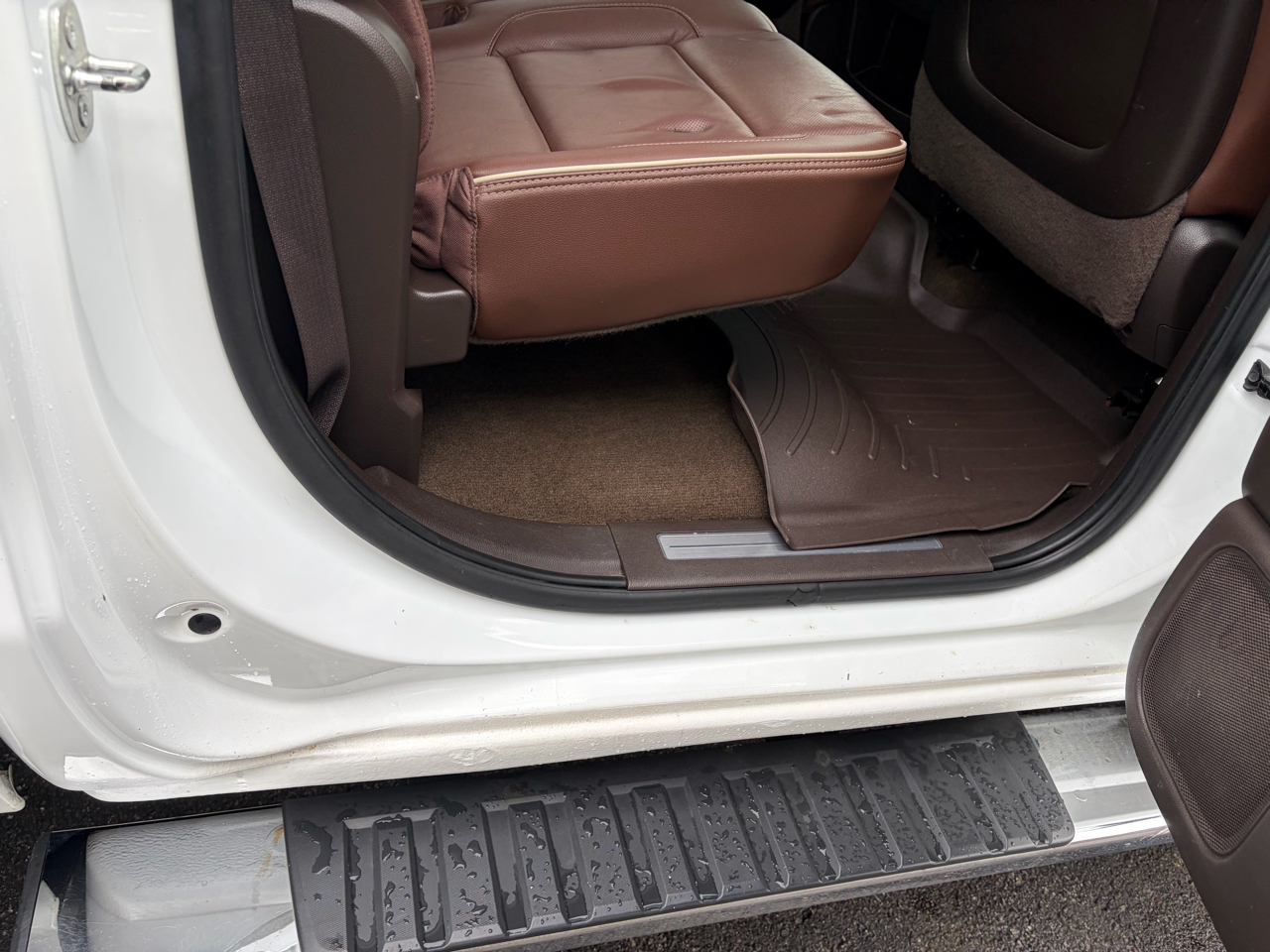 Chevrolet Silverado 2500HD Built After Aug 14  2015