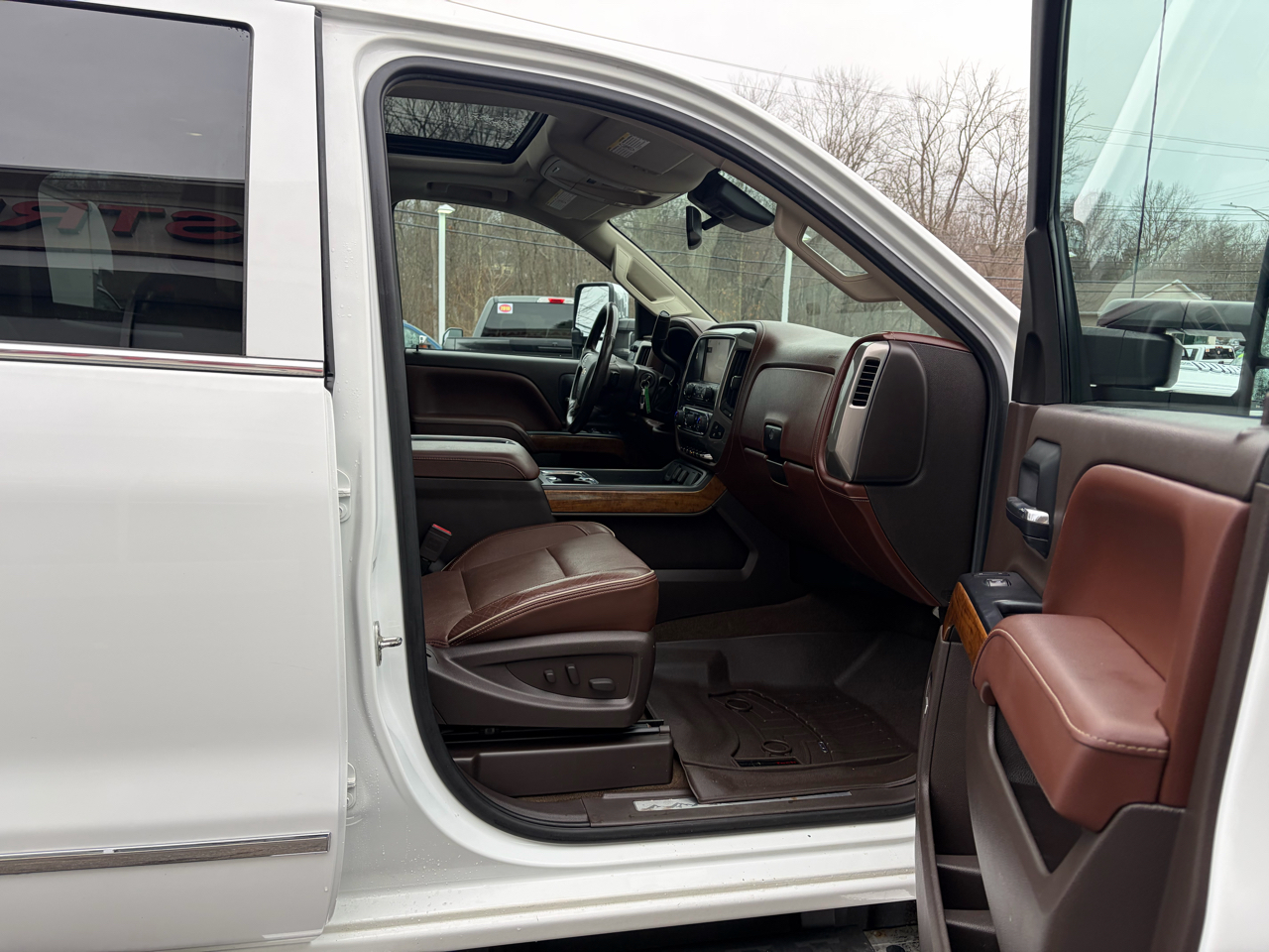 Chevrolet Silverado 2500HD Built After Aug 14  2015