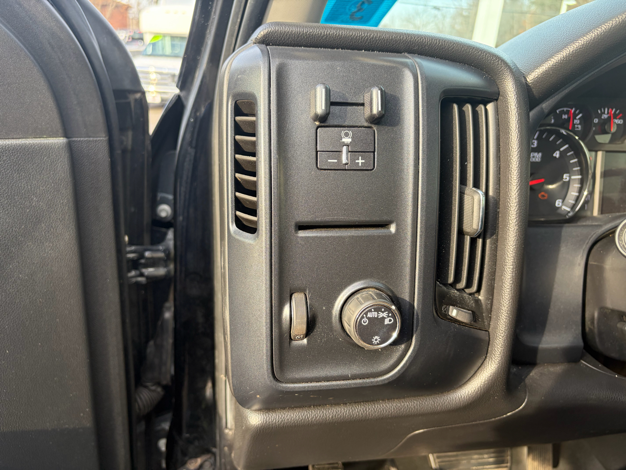 Chevrolet Silverado 2500HD Built After Aug 14  2015