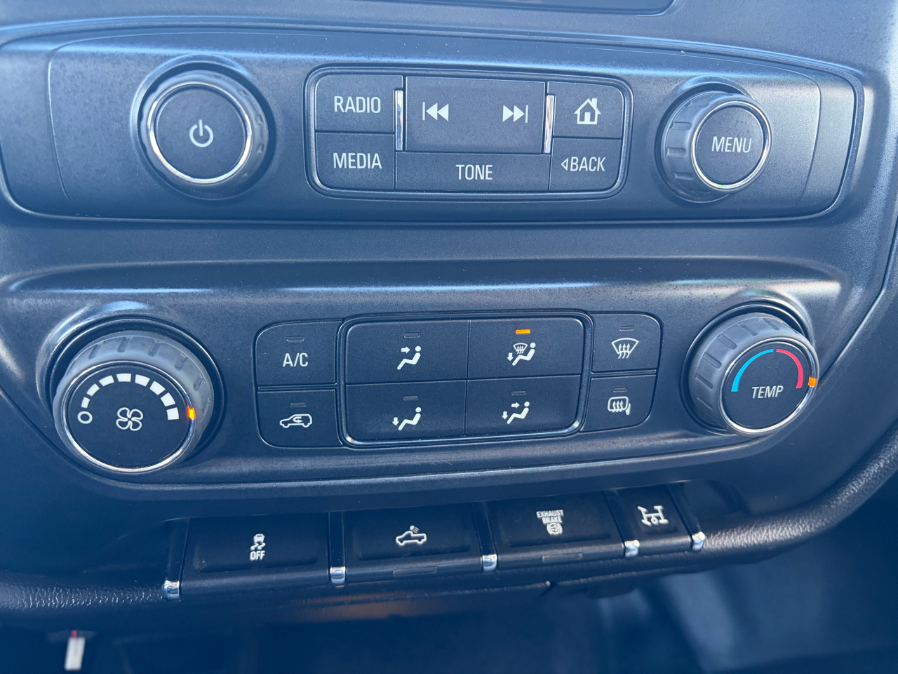 Chevrolet Silverado 3500HD Built After Aug 14  2015