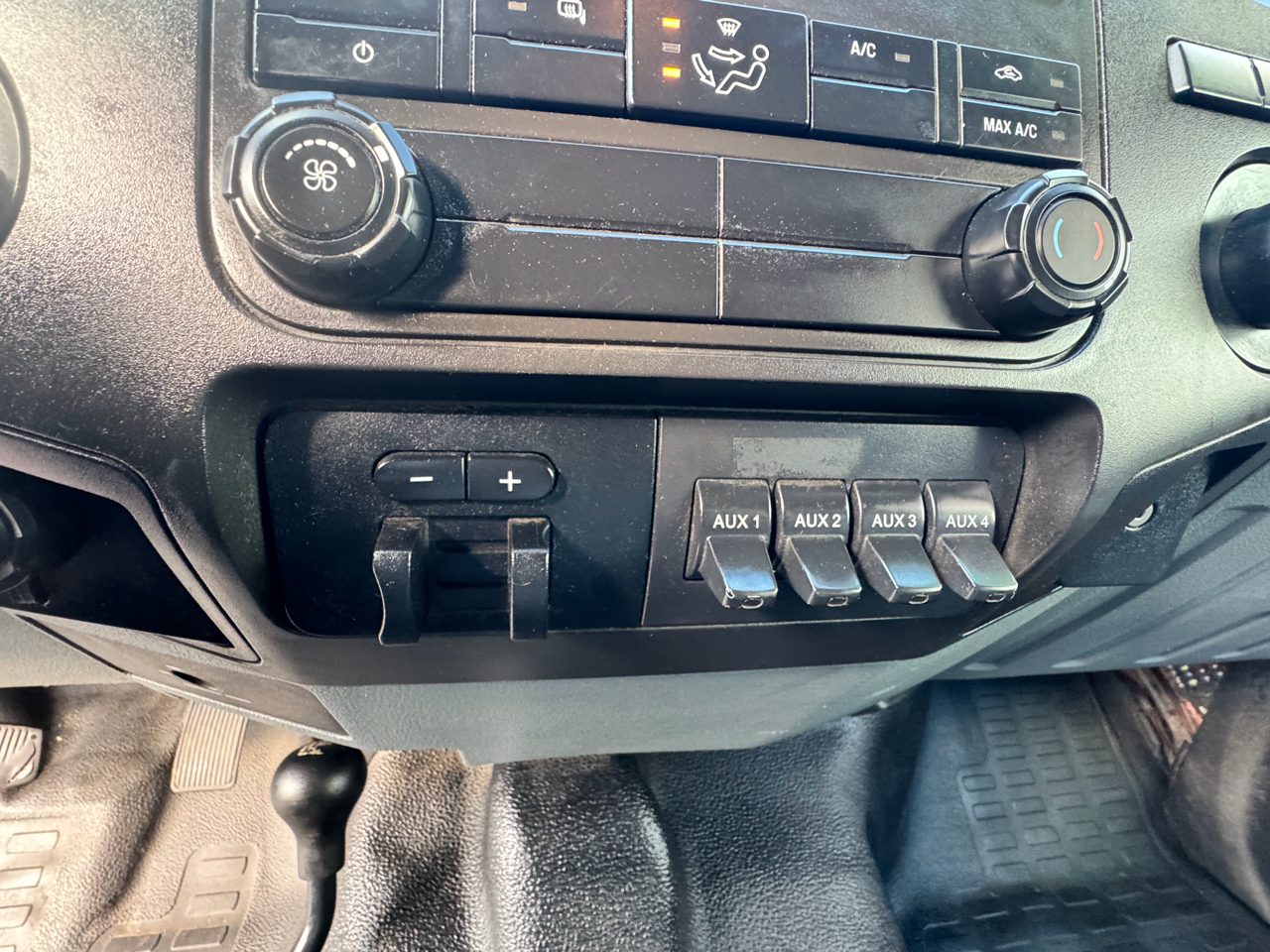 Ford Super Duty F-350 DRW  2015