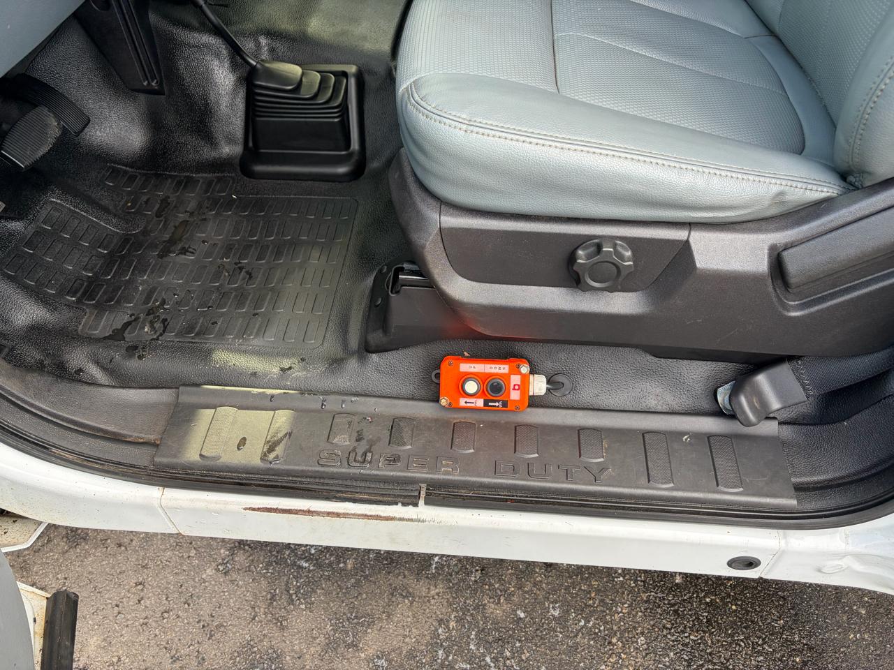 Ford Super Duty F-350 DRW  2015