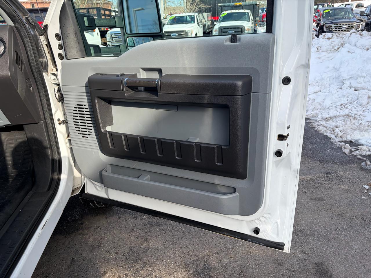 Ford Super Duty F-350 DRW  2015