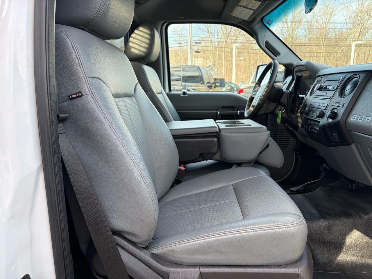 Ford Super Duty F-350 DRW  2015