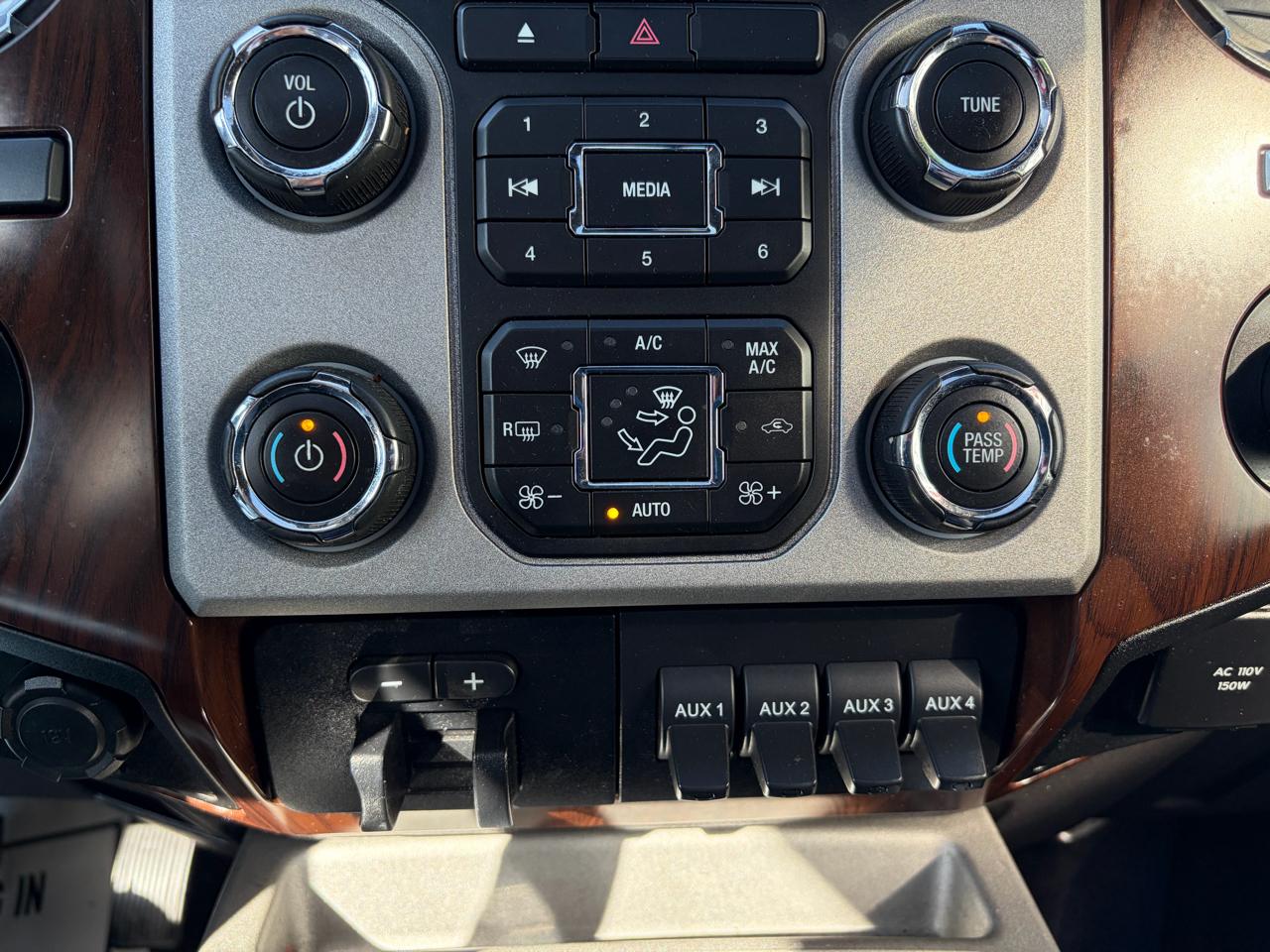 Ford Super Duty F-350 SRW  2015